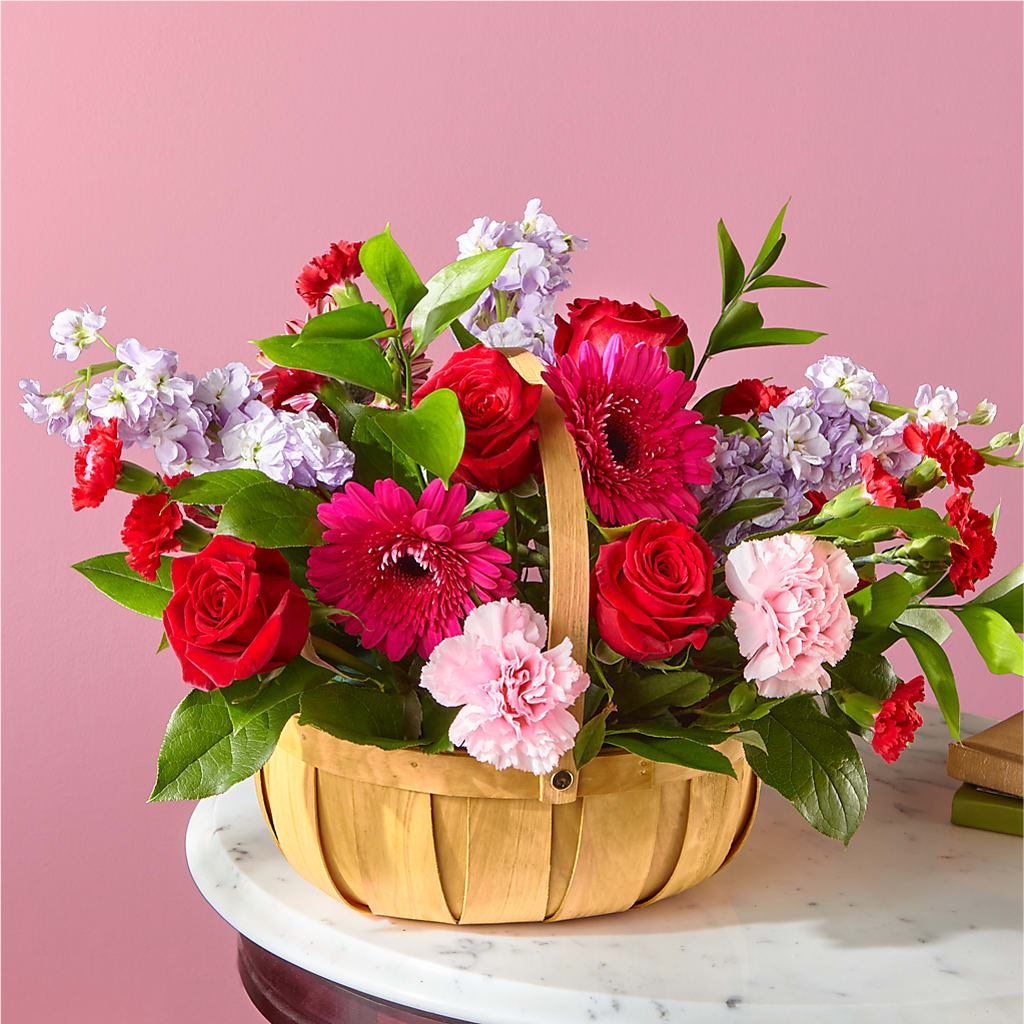 Pink Picnic Basket – Harpers House Of Flowers, Goldsboro NC