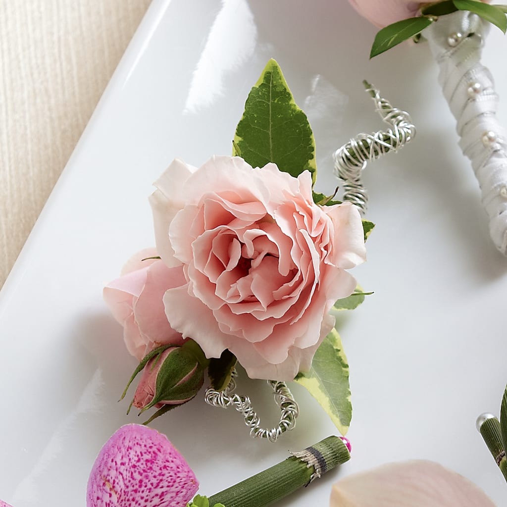 Pink Spray Rose Boutonniere – Harpers House Of Flowers, Goldsboro NC