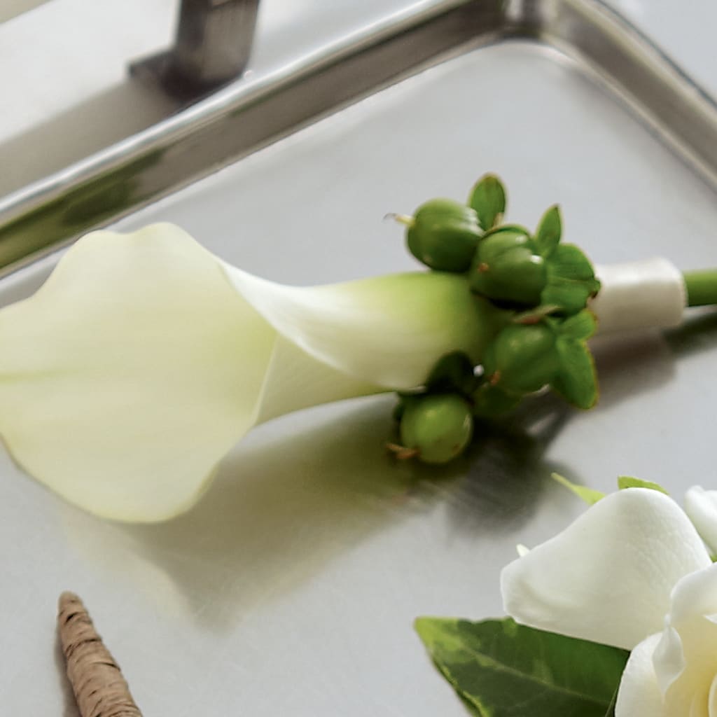 White Calla Boutonniere – Harpers House Of Flowers, Goldsboro NC