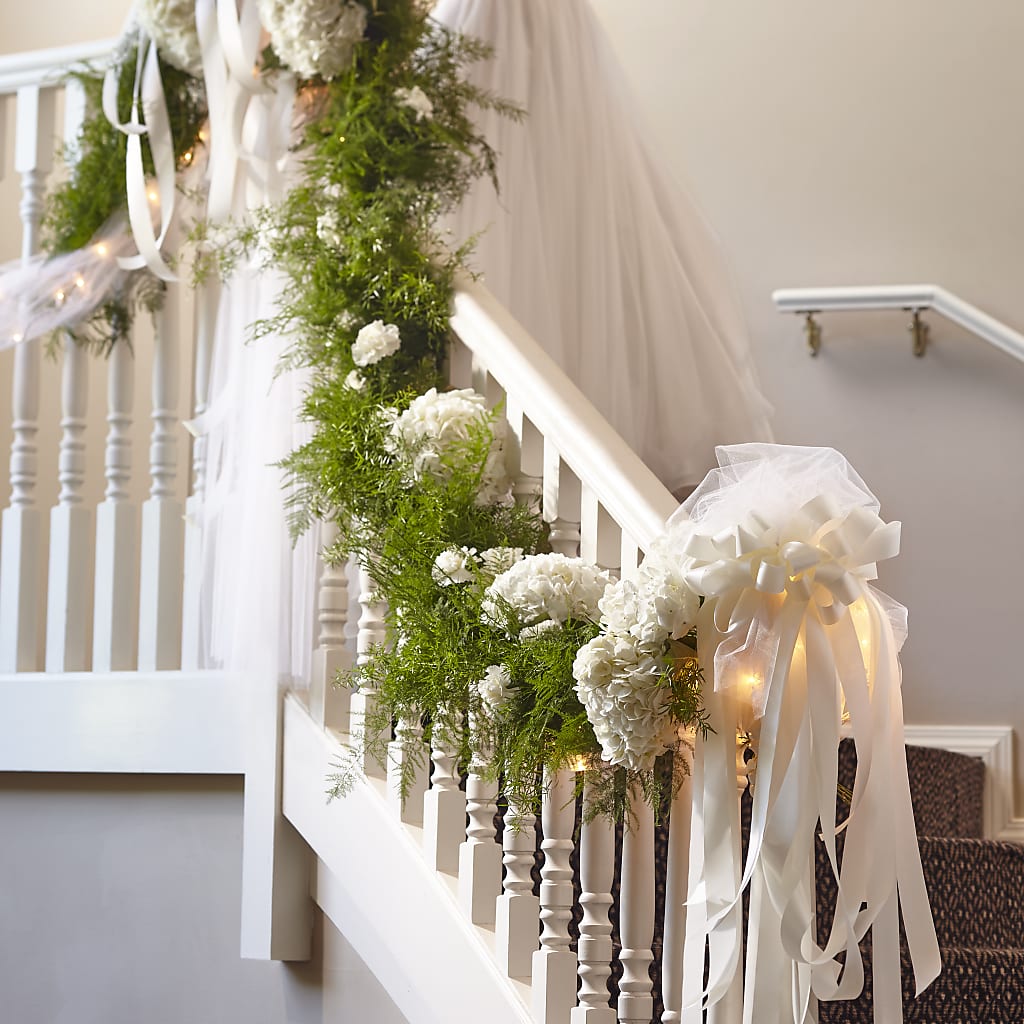 Champagne Dreams Garland – Harpers House Of Flowers, Goldsboro NC