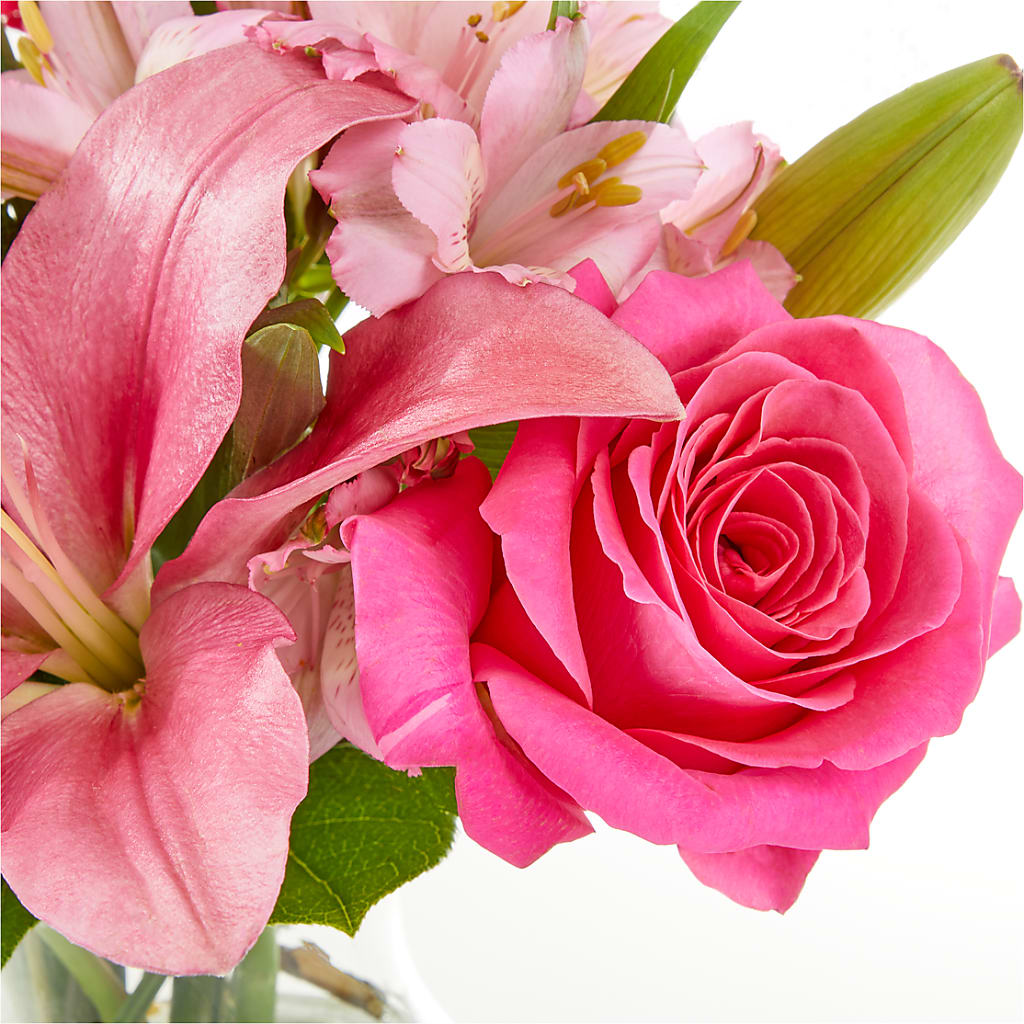 Lots of Love Bouquet –  Harpers House Of Flowers, Goldsboro NC