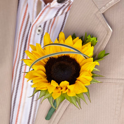 Free Spirit Boutonniere –  Harpers House Of Flowers, Goldsboro NC